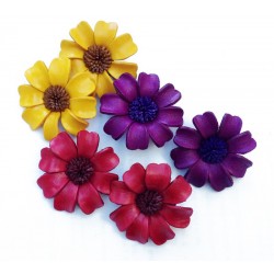 Broche fleur en cuir coloré - Divers coloris