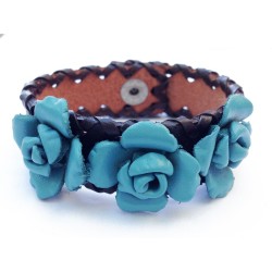 bracelet cuir large avec fleurs bleues