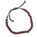 Bracelet perles de cristal rouge et fil de coton noir