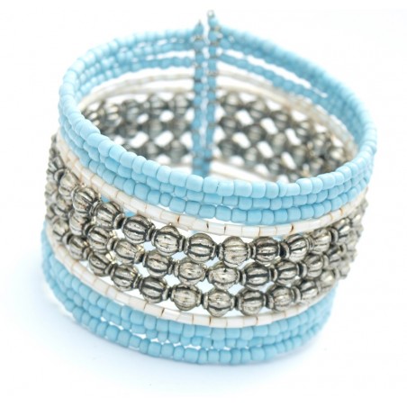 Gros bracelet rigide en perles bleus, blanches et métal