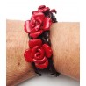 bracelet cuir large avec fleurs rouges