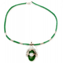 Collier touareg déesse en argent et perles de verre vert