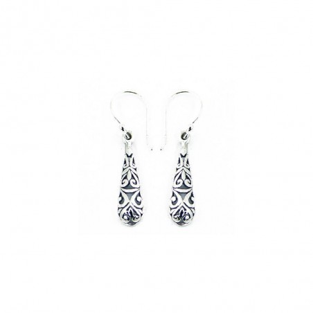 Long drop-shaped earrings in chiseled silver