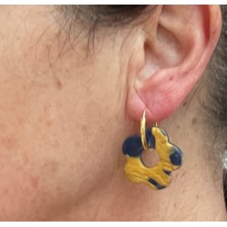 Boucles d'oreilles, créoles fleurs bleues et or - Modèle unique fait main
