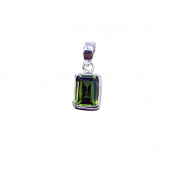 Pendentif en argent et péridot facetté rectangulaire
