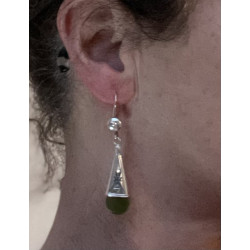 Pendientes gota de vidrio verde y plata martillada – Estilo étnico