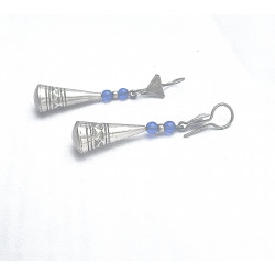 Pendientes tradicionales Touareg – Plata grabada con cuentas de vidrio azul