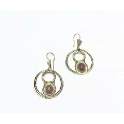 Pendientes redondos Touareg – Plata grabada con perla roja