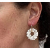 boucles oreilles fleur bleue et coeur jaune